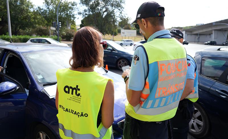 AMT fiscaliza transporte de passageiros